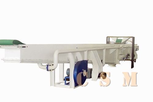 Movable bulk loader for train